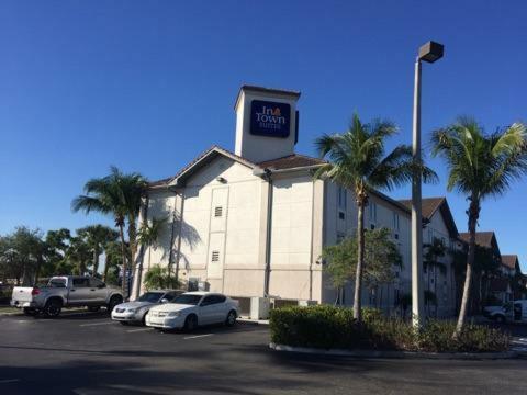 Intown Suites Extended Stay West Palm Beach Fl - Military Trail Rd Extérieur photo