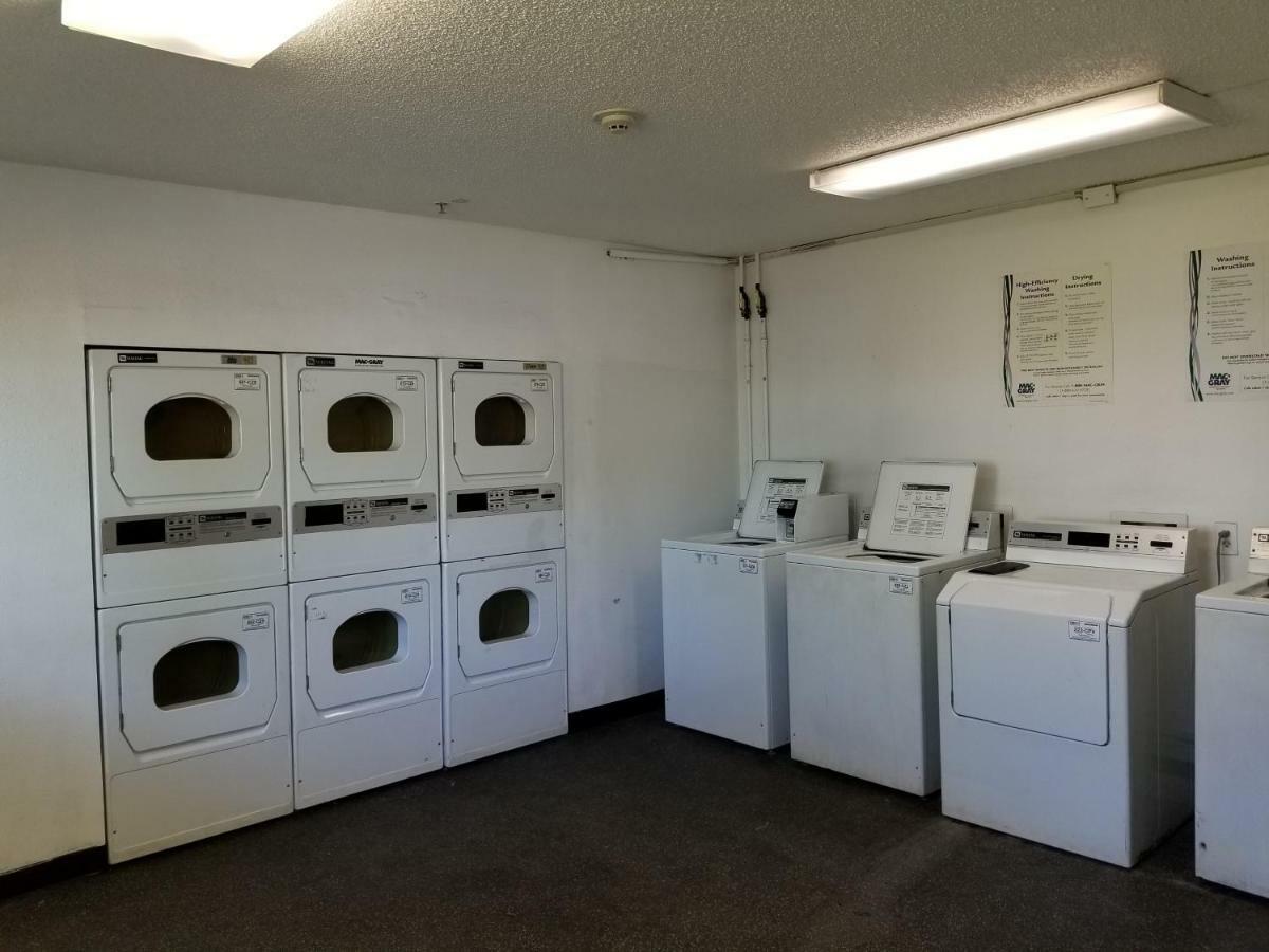 Intown Suites Extended Stay West Palm Beach Fl - Military Trail Rd Extérieur photo